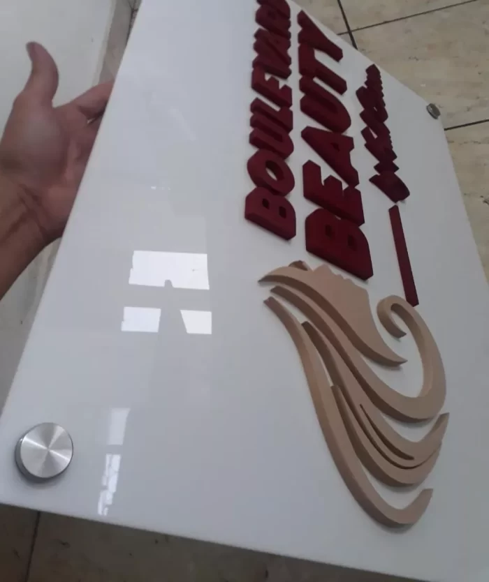 PLACA FUNDO ACM E LETREIRO EM PVC EXPANDIDO